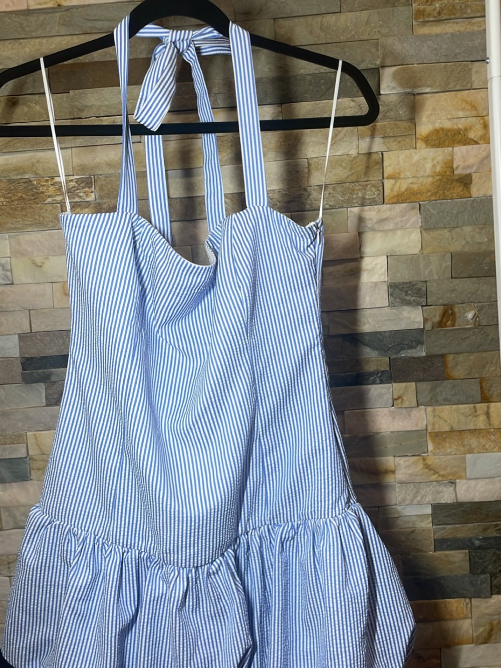 EDIKTED bubble blue stripes halter mini dress - Picture 3 of 7